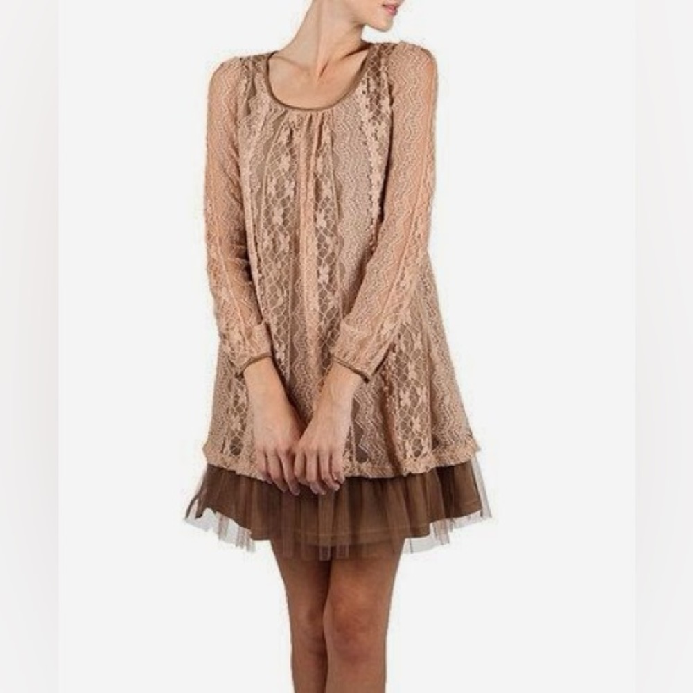 EUC Altar’d State Lace dress with Bow details- S